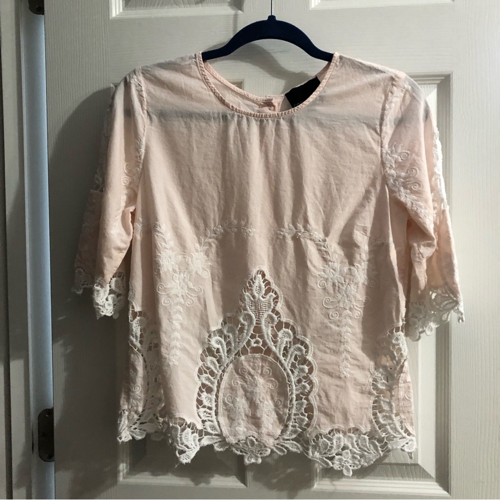 NWOT Pink blouse. Size Small.